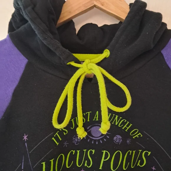 Women's Disney - Our Universe black & purple Hoodie | Size L - Picture 4 of 7